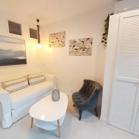 T3 Air-conditioned , Quiet Garden, Parking * Saint-Raphael (Var)
