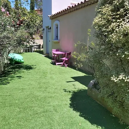 T3 Air-conditioned , Quiet Garden, Parking Apartment Saint-Raphael (Var)